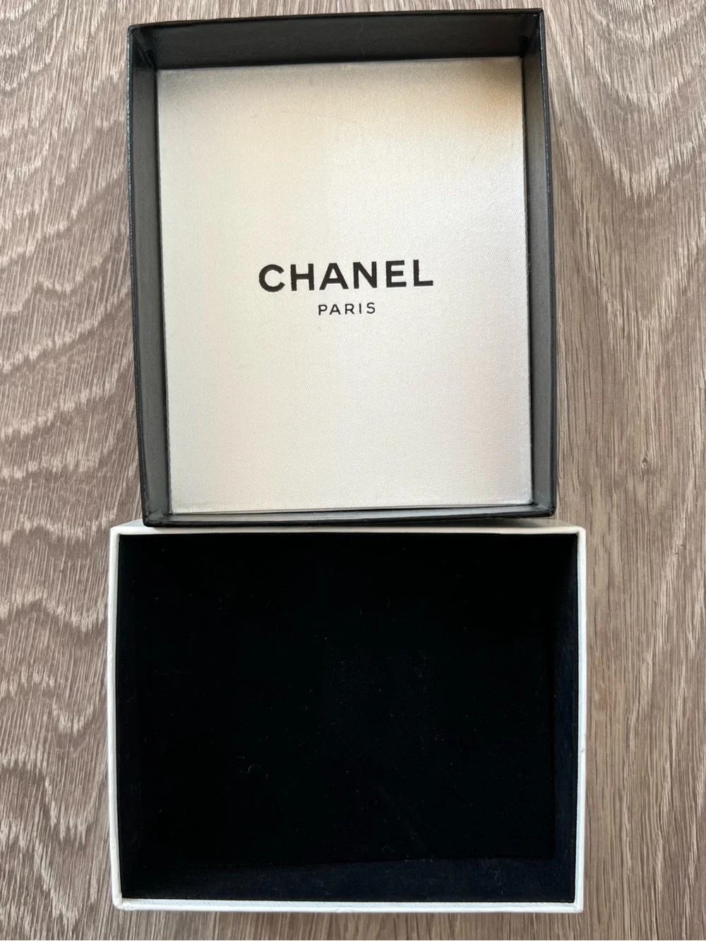 Chanel Box (BB339)